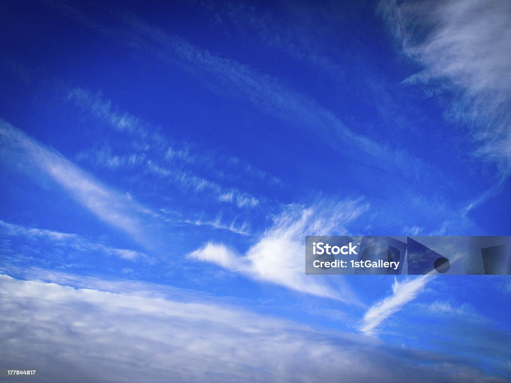 Interessante Wolkengebilde, wie ein Fliegender Vogel - Lizenzfrei Abstrakt Stock-Foto