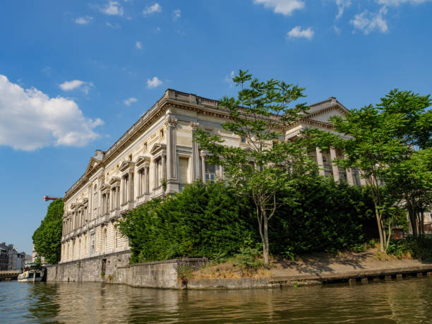 la histórica ciudad de Gante en Bélgica en verano - foto de stock