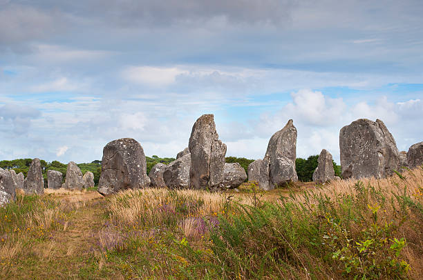 carnac megalithic ストーン、ブリッタニー,france - archeologie ストックフォトと画像