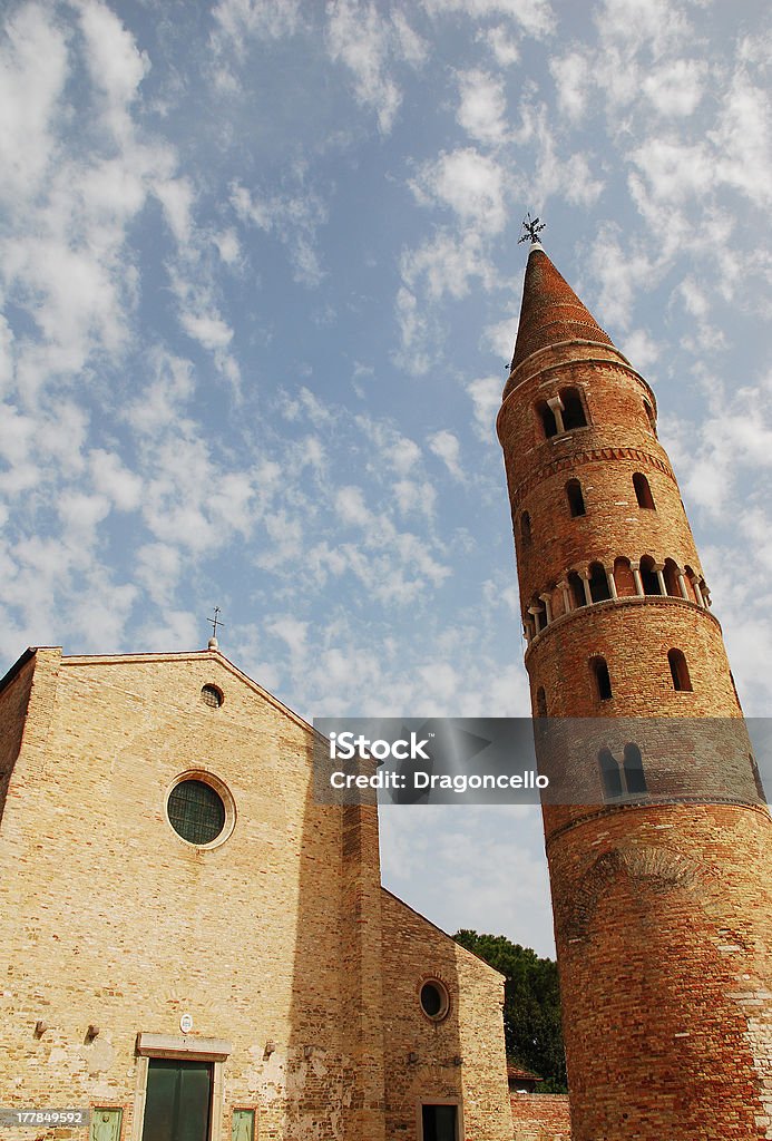 E Belltower Catedral de Santo Stefano - Royalty-free Alto - Descrição Física Foto de stock