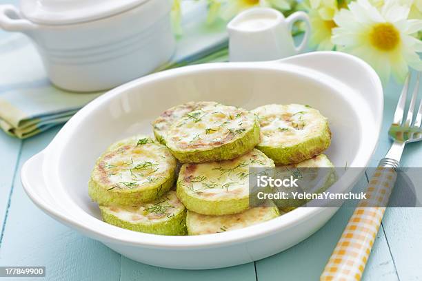 Fritto Zucchine - Fotografie stock e altre immagini di Aglio - Alliacee - Aglio - Alliacee, Alimentazione sana, Aneto