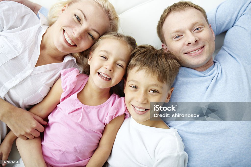 Feliz de descanso - Foto de stock de Acostado libre de derechos