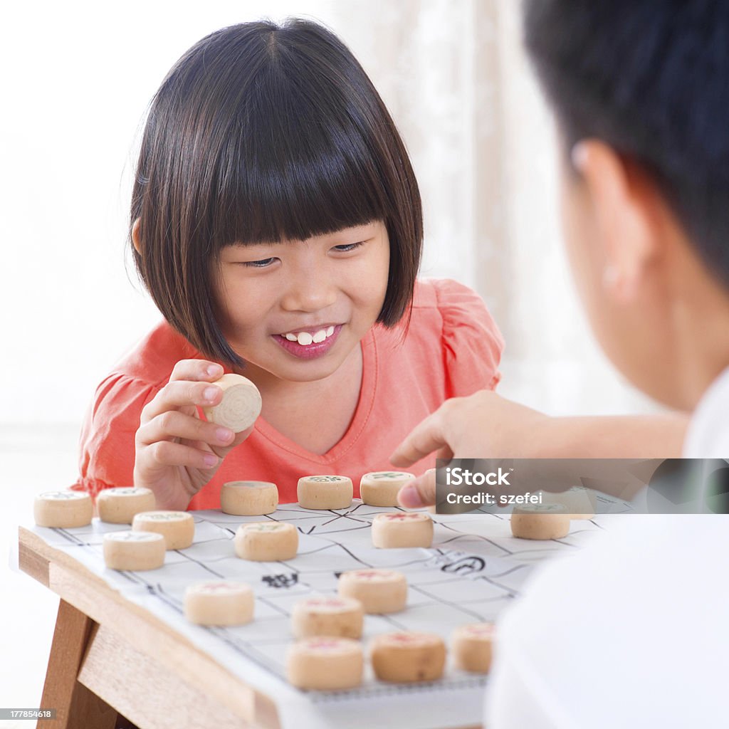 Asiatique jouer au Jeu d'échecs chinois - Photo de Jeu d'échecs chinois libre de droits