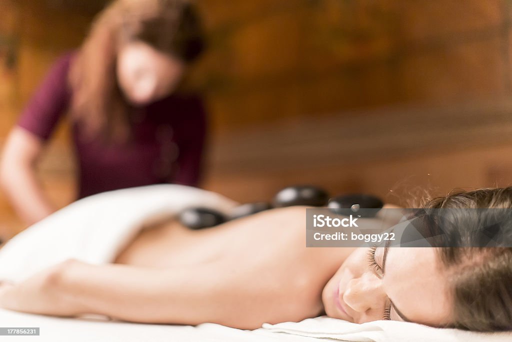 Hot-stone-massage - Lizenzfrei Alternative Behandlungsmethode Stock-Foto