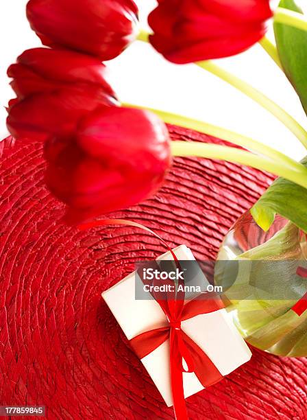 Túlipas Vermelho Para Dia Das Mães - Fotografias de stock e mais imagens de Amor - Amor, Aniversário, Artigo de Decoração