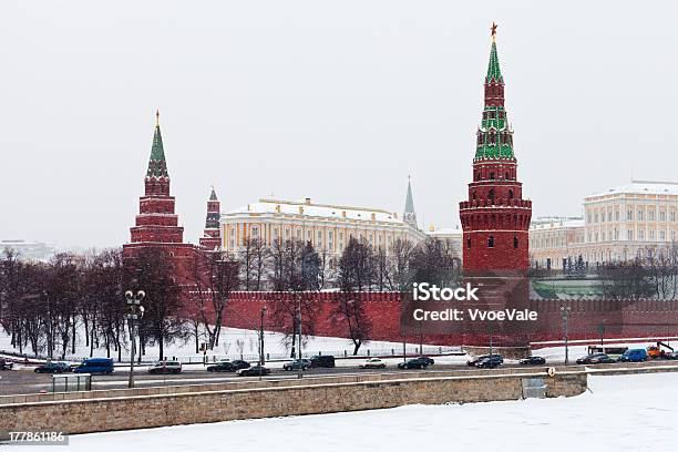 Вид На Кремль В Зимний Снегопад День — стоковые фотографии и другие картинки Башня - Башня, Без людей, Большой город