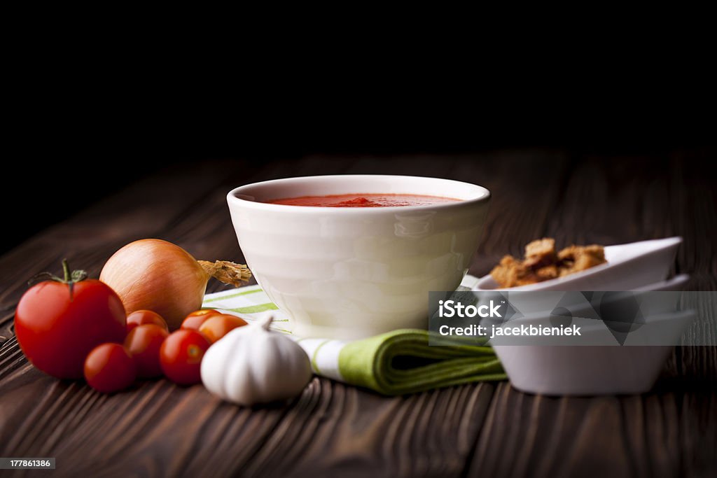 Soupe de tomate rouge - Photo de Ail - Légume à bulbe libre de droits