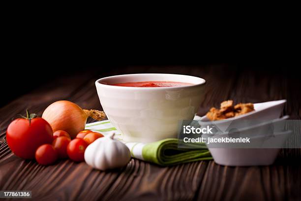 Photo libre de droit de Soupe De Tomate Rouge banque d'images et plus d'images libres de droit de Ail - Légume à bulbe - Ail - Légume à bulbe, Aliment, Aliments et boissons