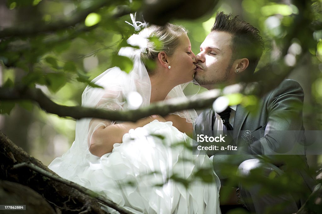 Sposa e lo sposo - Foto stock royalty-free di Abito da sposa