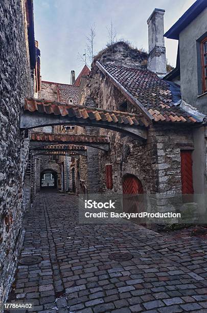 Katarina Street Em Tallinn - Fotografias de stock e mais imagens de Antigo - Antigo, Ao Ar Livre, Arcaico
