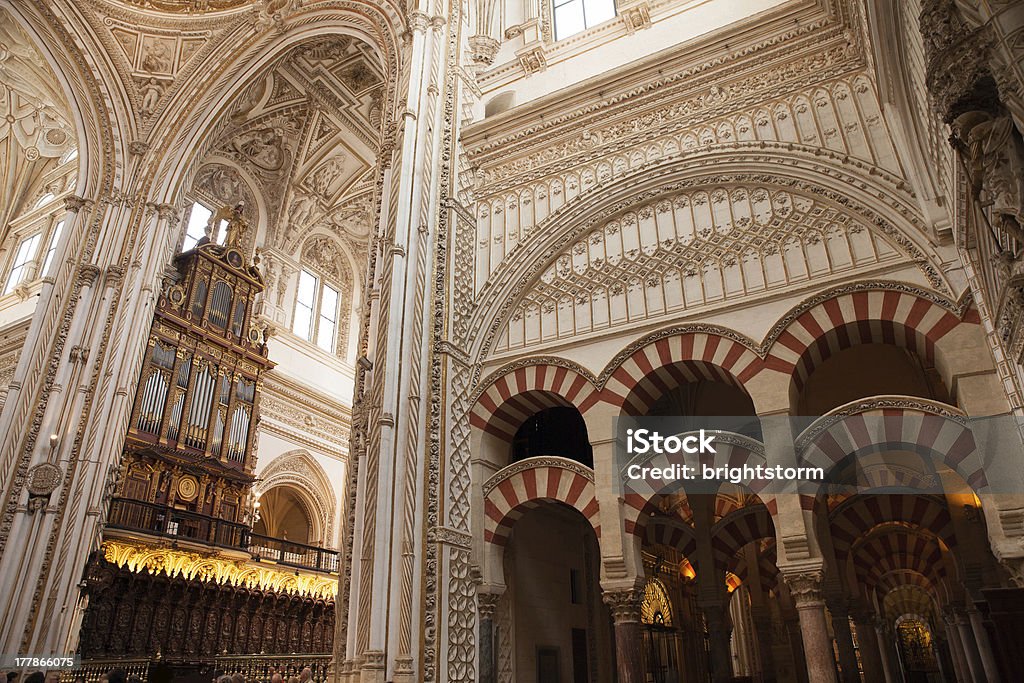 Mezquita interno - Foto stock royalty-free di Ambientazione interna