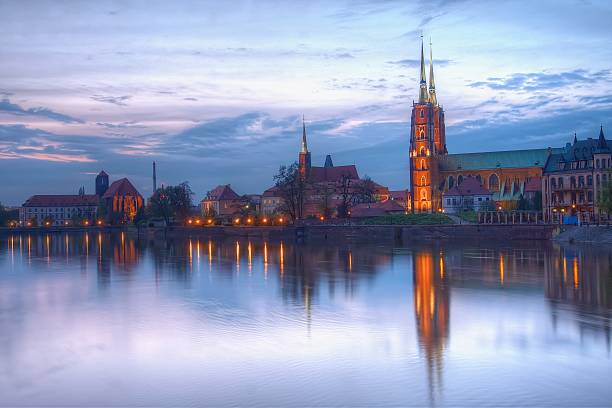istock Cathedral Island in the evening 177868028