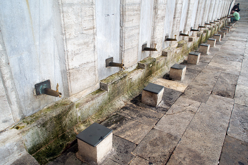 Yeni mosque fountains