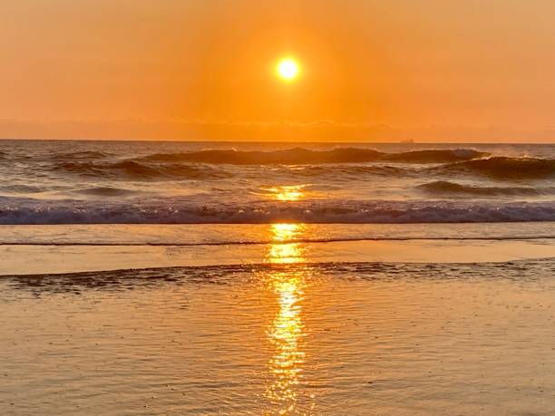istock Sunrise over the ocean 1778766674