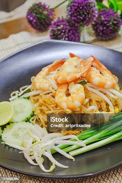 Photo libre de droit de Pad Thaïlandaises banque d'images et plus d'images libres de droit de Aliment - Aliment, Aliment sauté au wok, Asie