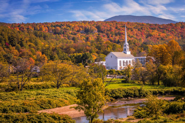 istock Stowe and Church at Autumn 1778918463