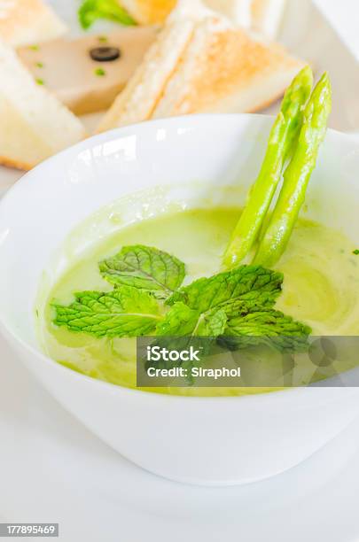 Espargos Sopa - Fotografias de stock e mais imagens de Almoço - Almoço, Atirar à Baliza, Calor