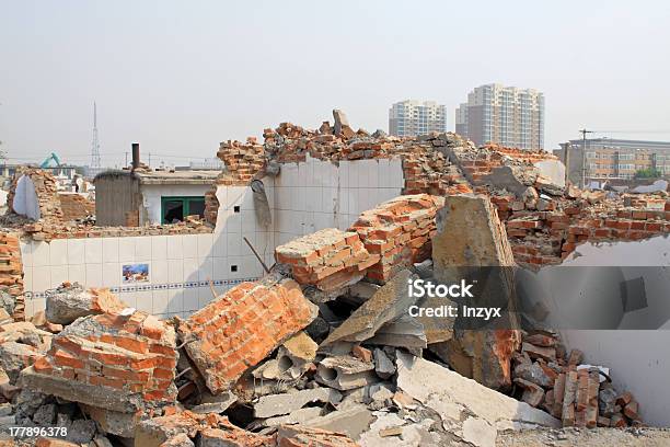 Materiais De Demolição - Fotografias de stock e mais imagens de Natureza-Morta - Natureza-Morta, Sismo, Acidente Natural