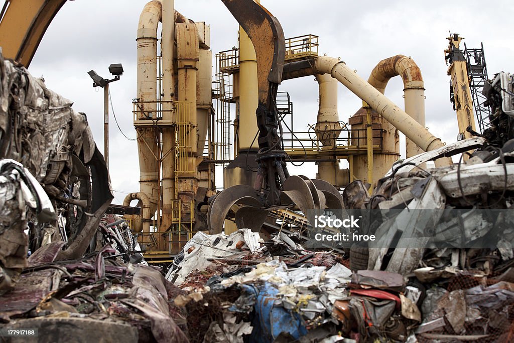 Cementerio de coches vista - Foto de stock de Acero libre de derechos