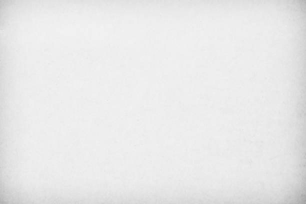 vintage-kraftpapiertextur: grunge-vignette der alten zeitung. abstraktes kunsthintergrunddesign mit kopierraum für text. weißes, glattes papierstrukturmuster, zerrissenes seitenblatt mit recyceltem material. - art fiber old page old paper stock-fotos und bilder