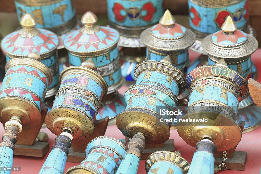 Roues de prière bouddhiste à Pashupatinath, Katmandou, Népal. 3 h 01 - Photo de Bleu libre de droits