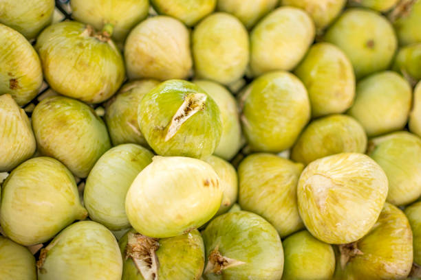 Organc healthy fresh figs fruits in a plate ready to eat
