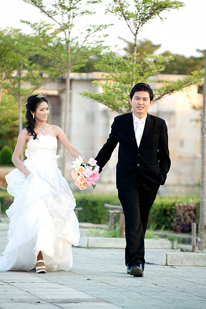 istock young couple in wedding 177975779