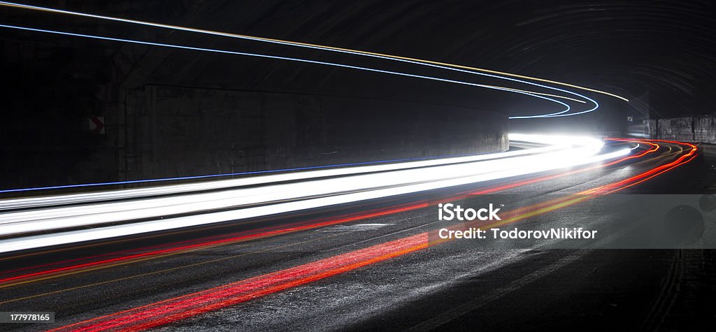 自動車ライトトレイルズのトンネル - デジタル合成のロイヤリティフリーストックフォト
