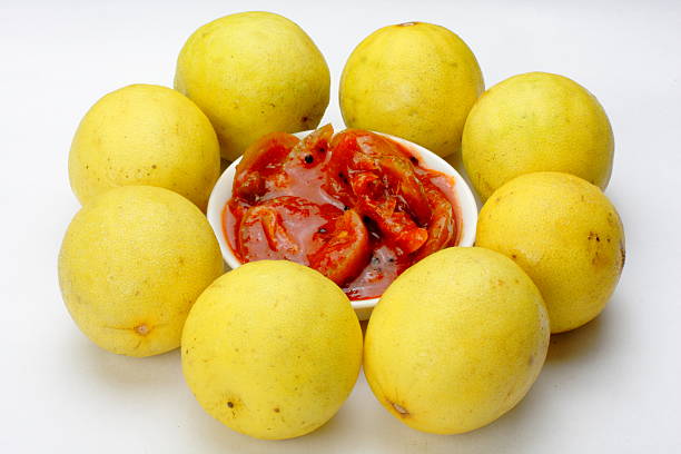 lime cetriolino - lemon lime lyme regis vegetable foto e immagini stock