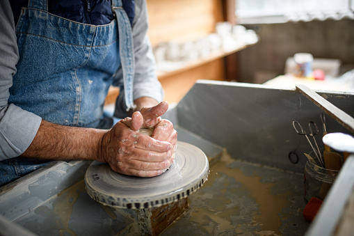 Ceramics pottery craft workshop: Pottery wheel