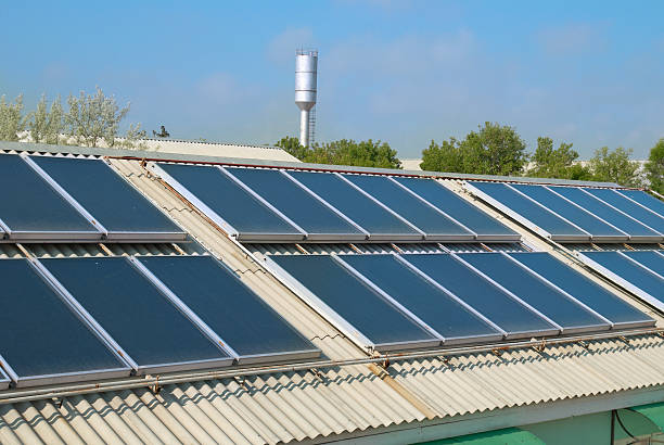 太陽光システムの屋上 - geliosystem ストックフォトと画像