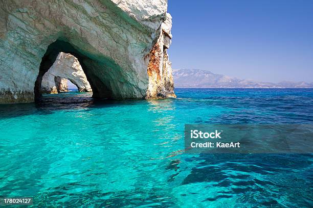 Blue Höhlen Im Mittelmeer Stockfoto und mehr Bilder von Sakinthos - Sakinthos, Griechenland, Blau