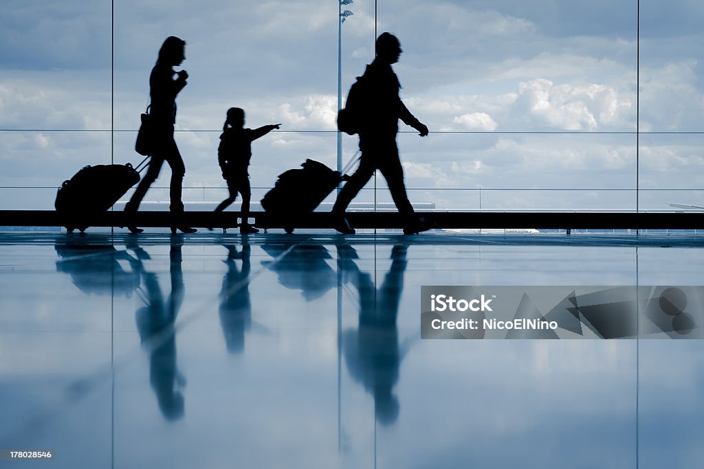 Familie am Flughafen - Lizenzfrei Flughafen Stock-Foto