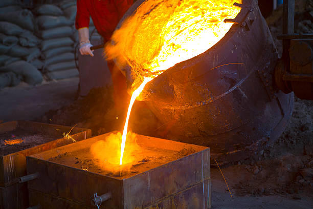 istock Splashing of iron water 178029763