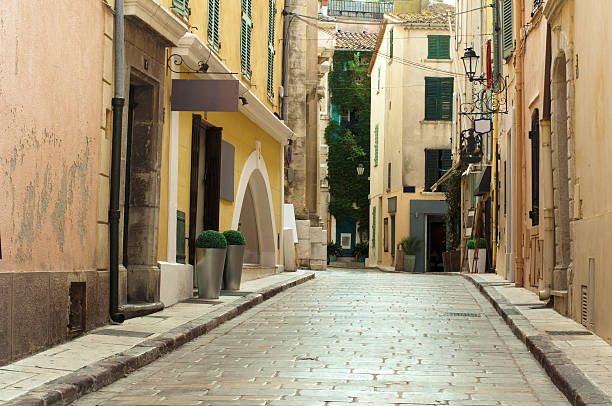istock Old streets and buildings 178033551