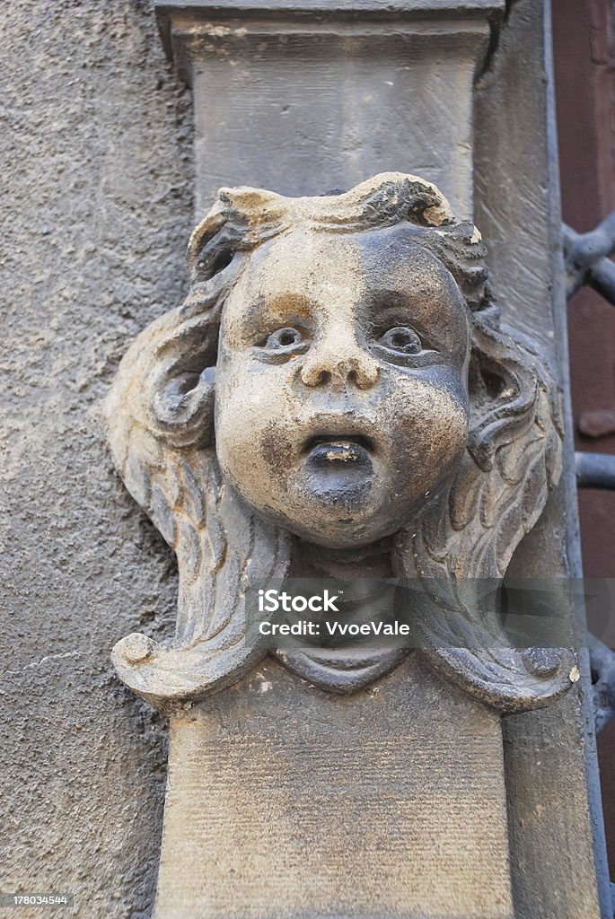 Pared de Maison des Tetes de Colmar, Francia - Foto de stock de Casa libre de derechos