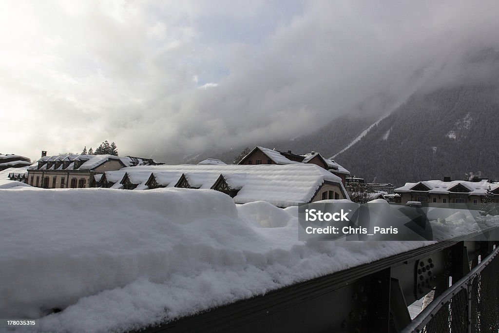 Neve sobre os telhados em França - Foto de stock de 2000-2009 royalty-free