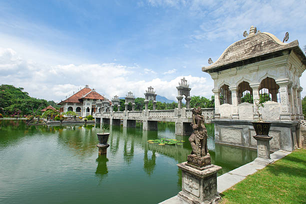 バリの水寺 - formal garden tropical climate park plant ストックフォトと画像