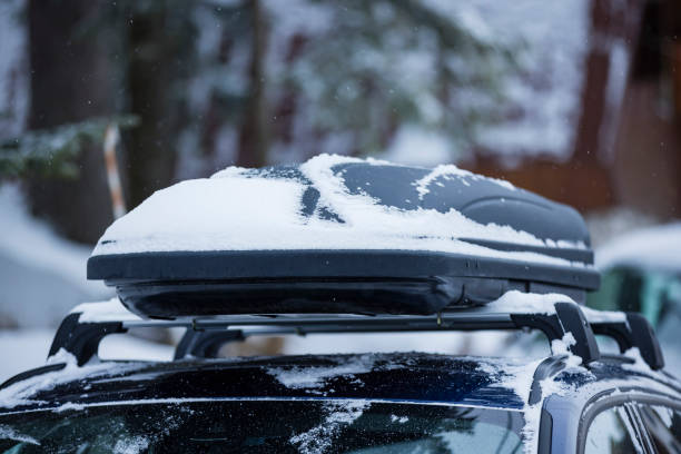 istock Roof rack with cargo box in winter 1780517299