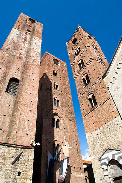 medieval towers - italy albenga liguria tower imagens e fotografias de stock