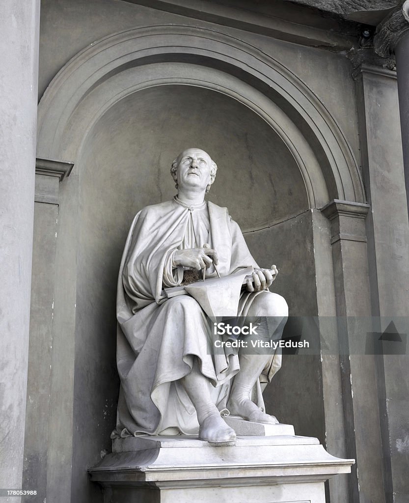 Estátua em Domo de Santa Maria Del Fiore. Florença. - Foto de stock de Afresco royalty-free
