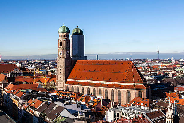 istock Famous Munich Cathedral - Liebfrauenkirche 178060556
