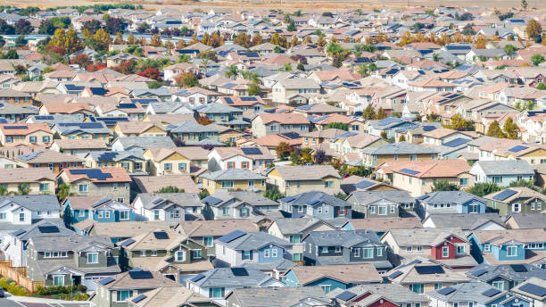istock Suburban Living in California 1780627792