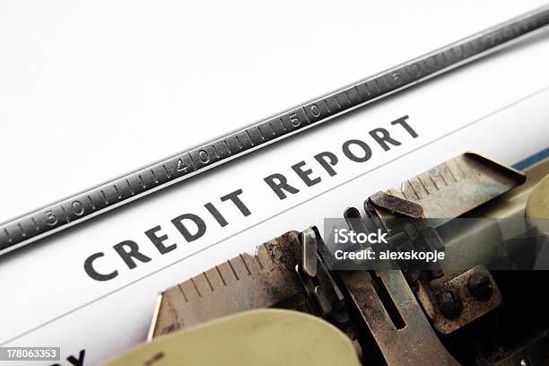 Relatório De Crédito - Fotografias de stock e mais imagens de Acessório Financeiro - Acessório Financeiro, Acordo, Adulto