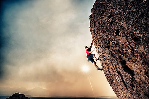 concentración de - escalada en solitario fotografías e imágenes de stock