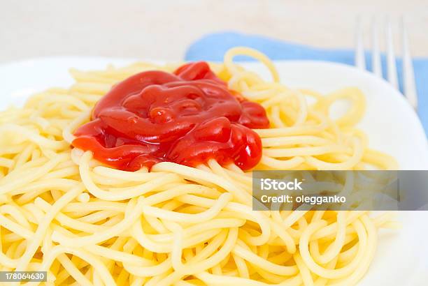 Pasta Con Ketchup - Fotografie stock e altre immagini di Alchol - Alchol, Alimentazione sana, Arrangiare
