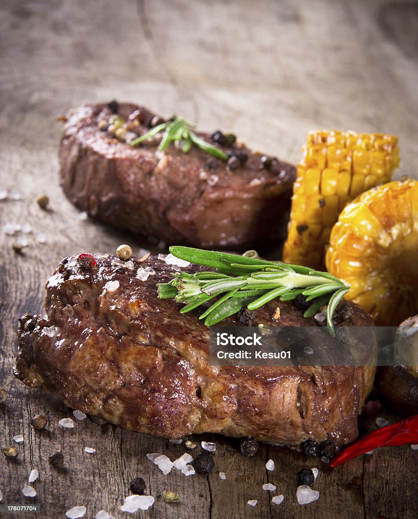 De carne bovina deliciosa - Foto de stock de Alecrim royalty-free