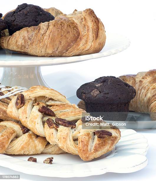 Pequeno Almoço Continental Tabela Definição Com Pastries E Bolos - Fotografias de stock e mais imagens de Muffin
