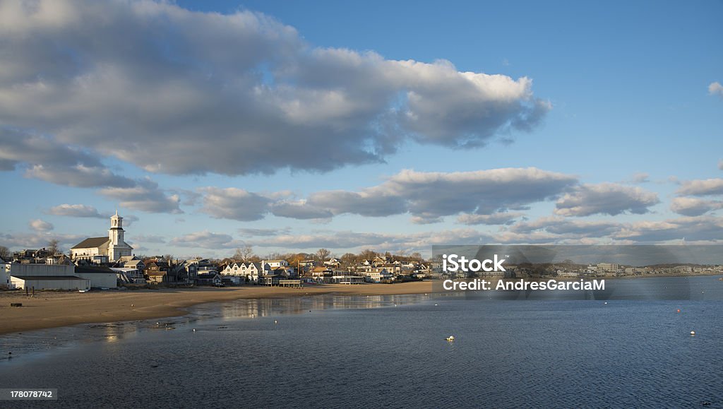 Lungomare e case in Provincetown, Cape Cod - Foto stock royalty-free di Acqua