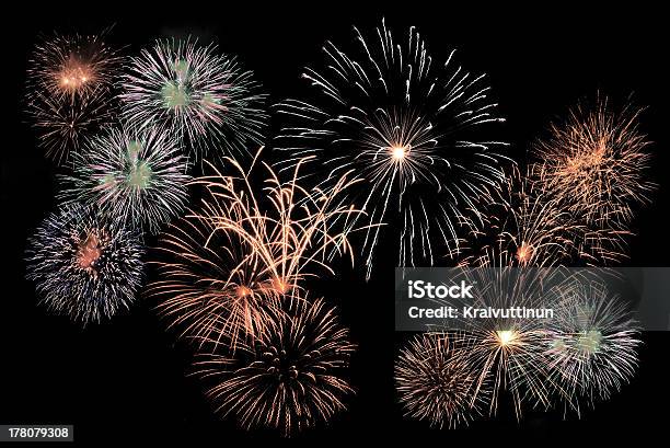 Foto de Fogos De Artifício e mais fotos de stock de Ano novo - Ano novo, Brilhante - Luminosidade, Chama